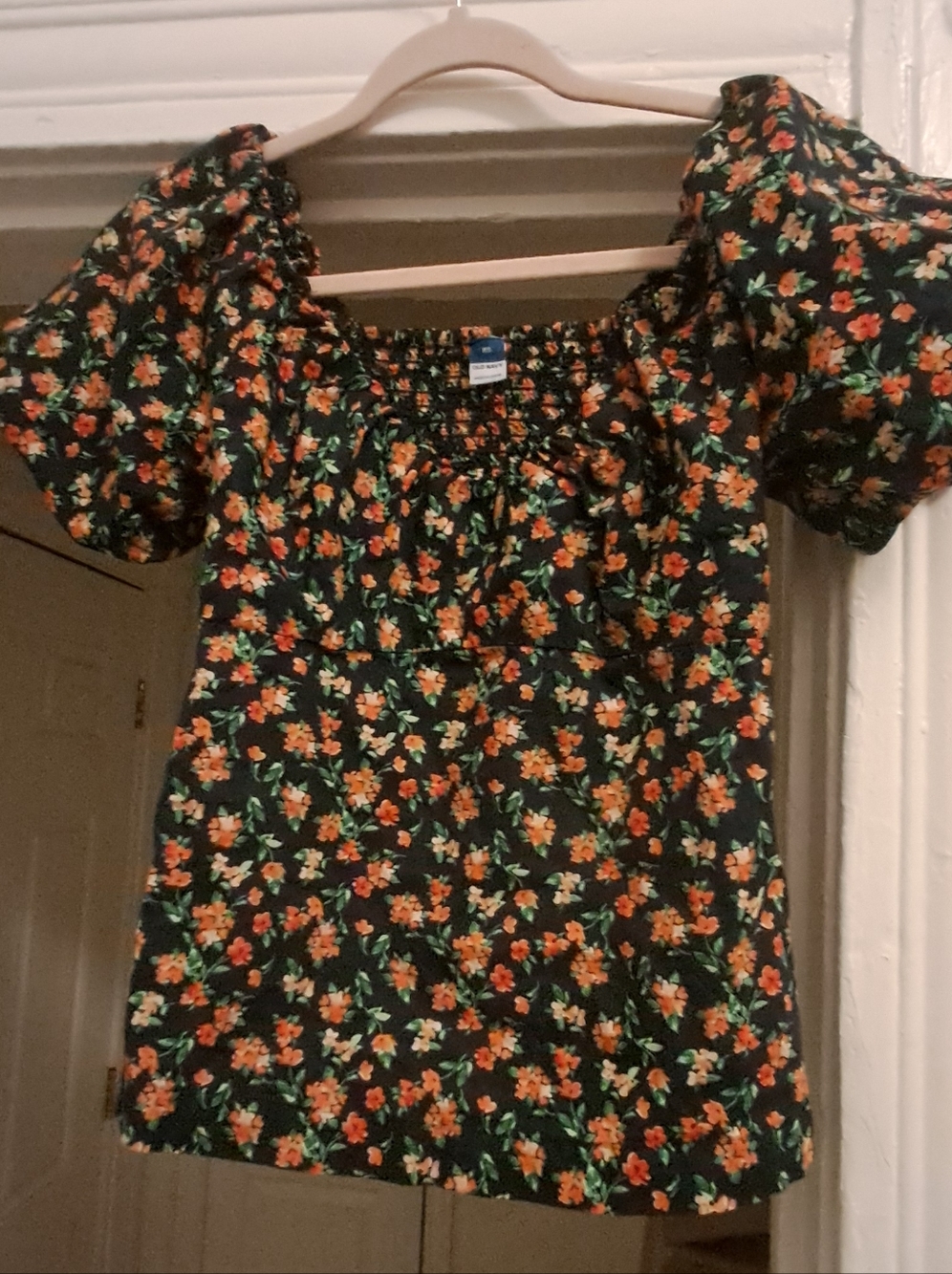 Old Navy Floral Puffer Sleeved Blouse